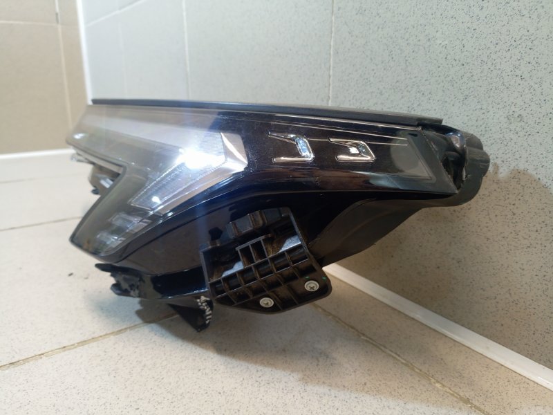 Фара дневного света левая (ходовые огни) JS4 Фара дневного света левая (ходовые огни) JS4