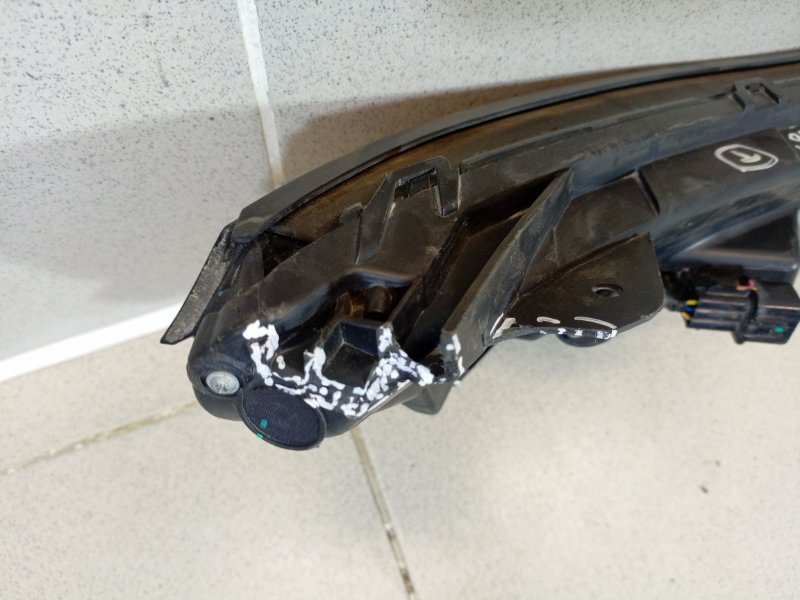 Фара дневного света левая (ходовые огни) JS4 Фара дневного света левая (ходовые огни) JS4