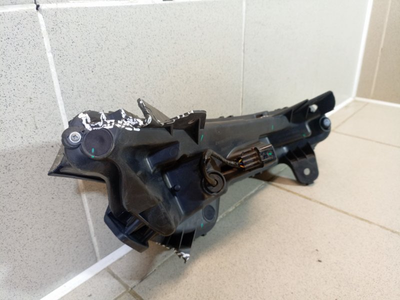 Фара дневного света левая (ходовые огни) JS4 Фара дневного света левая (ходовые огни) JS4