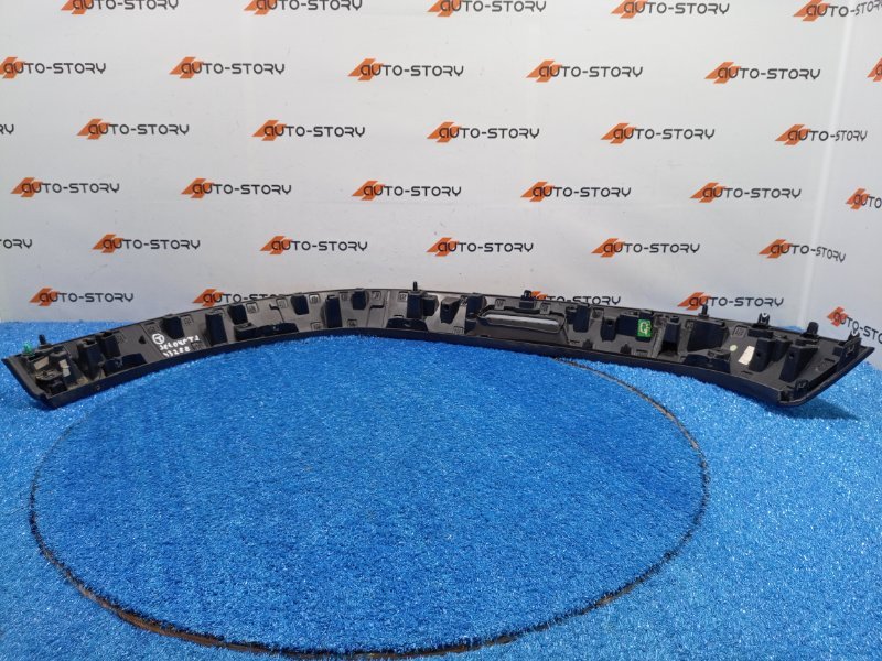 Накладка переднего крыла левого T2 Накладка переднего крыла левого T2