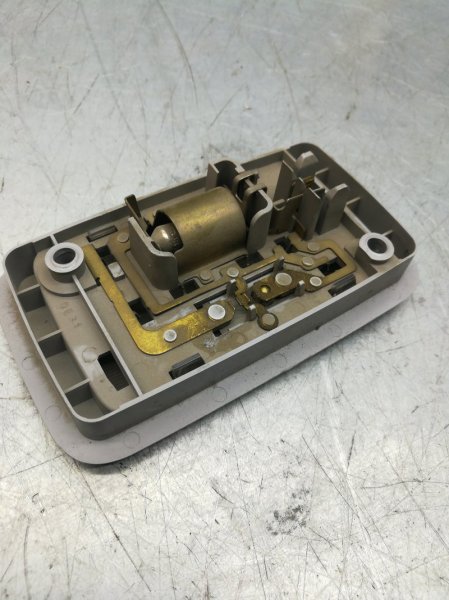Плафон задний Mitsubishi Dion TA-CR5W 4G63