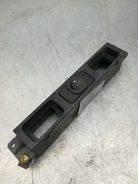 Ободок кнопки Mitsubishi Dion 2000- 2005 TA-CR5W 4G63 Б/У