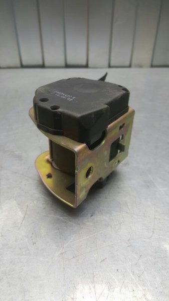 Ремень безопасности задний Ford Focus 1998- 2005 DBW EYDB Б/У
