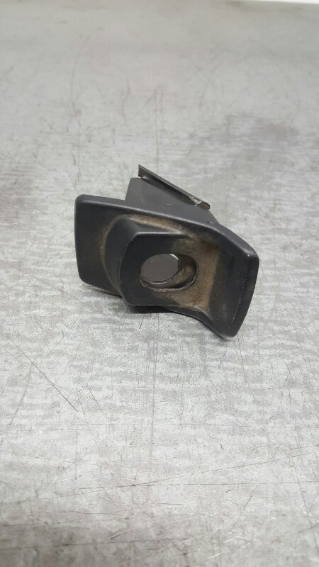 Кронштейн подголовника Mercedes-Benz E-Class 1995-1999 W210 M 112 E 24 2029780029 Б/У