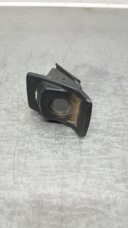 Кронштейн подголовника Mercedes-Benz E-Class 1995-1999 W210 M 112 E 24 2029780029 Б/У