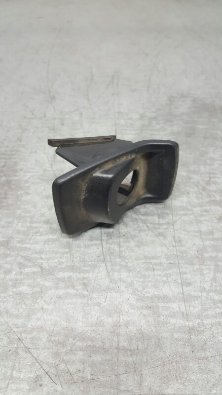 Кронштейн подголовника Mercedes-Benz E-Class 1995-1999 W210 M 112 E 24 2029780029 Б/У