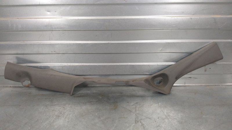 Накладка на порог (внутренняя) задняя правая Renault Symbol 2008-2012 LU01 K4M 8200752003 Б/У