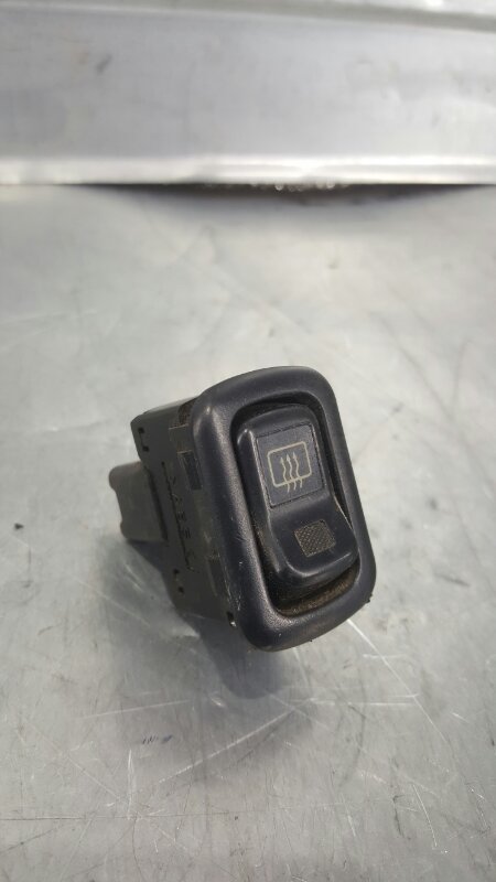 Кнопка обогрева стекла задняя Daihatsu YRV 08.2000 - 08.2005 UA-M201G K3VE Б/У