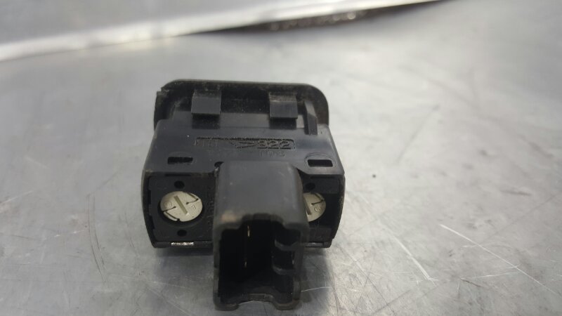 Кнопка обогрева стекла задняя YRV 08.2000 - 08.2005 UA-M201G K3VE