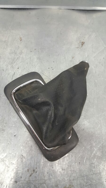 Накладка кулисы КПП Daihatsu YRV 08.2000 - 08.2005 UA-M201G K3VE 5880897403010 Б/У