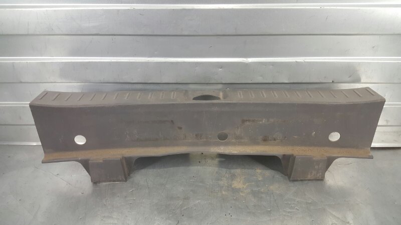 Накладка задней панели Daihatsu YRV 08.2000 - 08.2005 UA-M201G K3VE 6471697401 Б/У