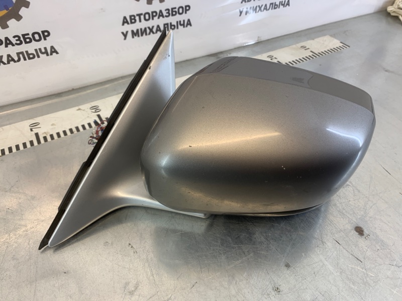 Зеркало левое M37 2009-2014 Y51