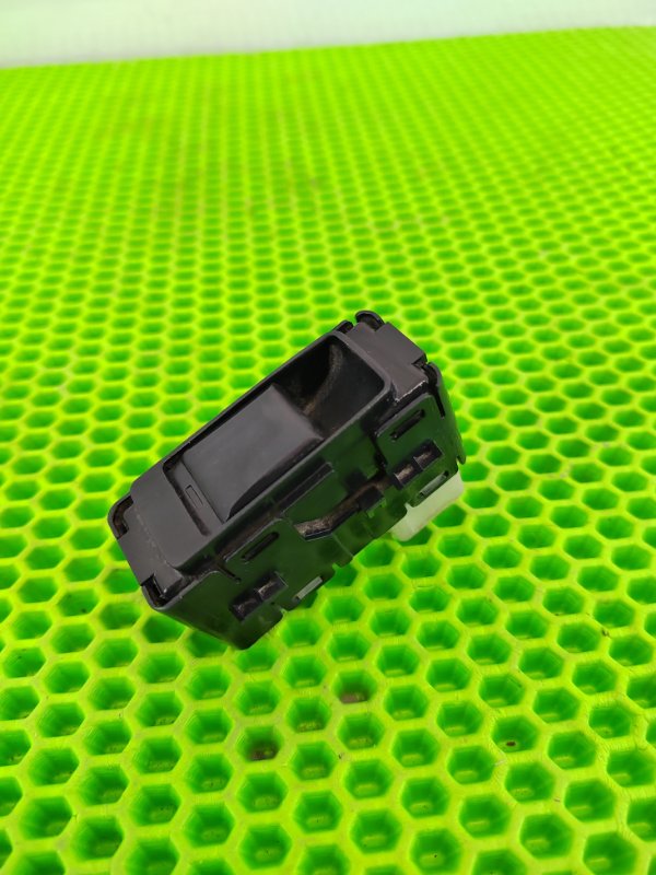 Кнопка стеклоподъёмника передняя правая Dodge Caliber 2006-2009 PM EBA 56040693ad Б/У