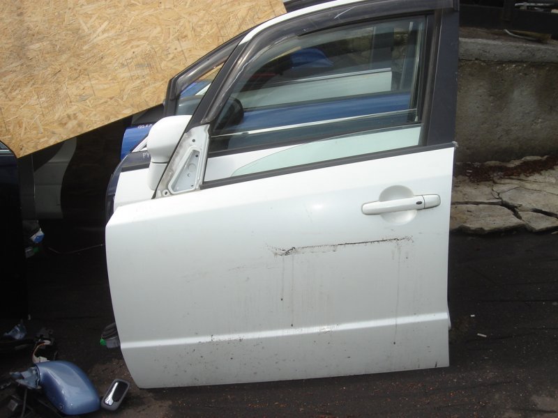 Дверь Suzuki SX4
