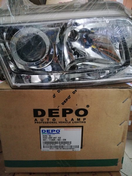 Фара AUDI A4 S4 898090-0-0-009 Б/У