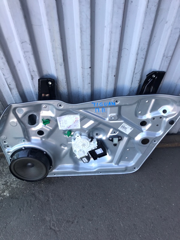 Мотор стеклоподъемника передний volkswagen Tiguan 2007 5N1 345677899987 Б/У