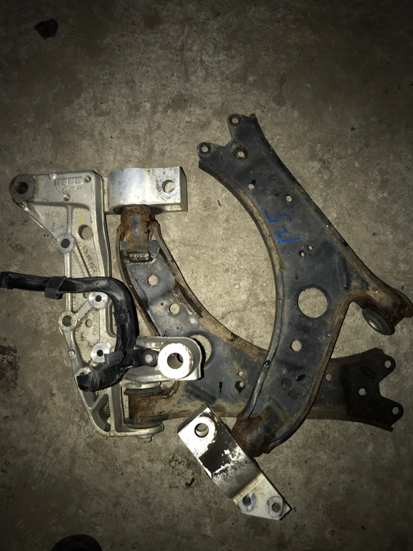 Запчасть рычаг подвески передний Volkswagen Golf 5 2009 1K5 345677899987 Б/У Рычаг подвески передний Volkswagen Golf 5 2009 1K5 345677899987 Б/У