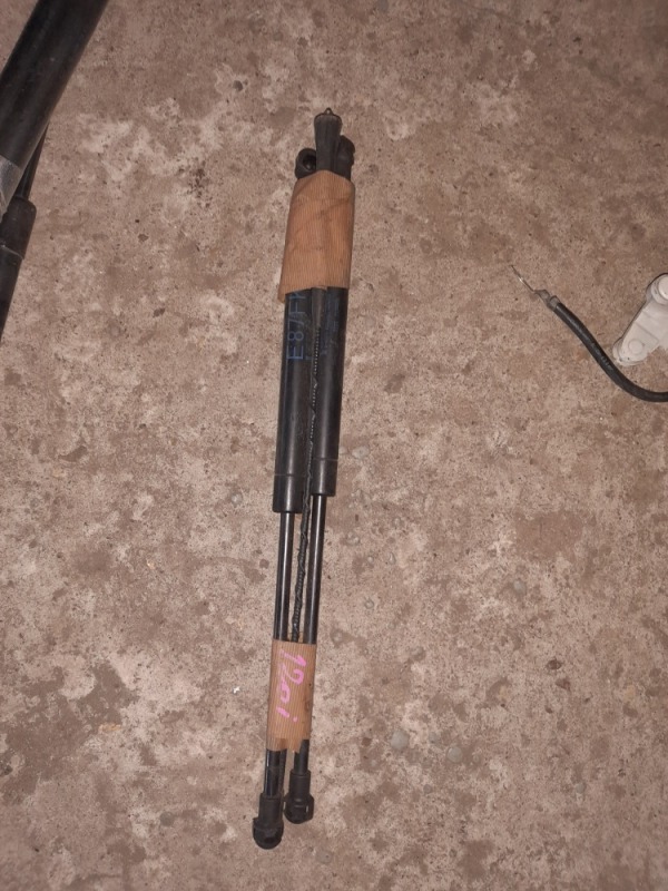 Амортизатор капота BMW 1 2004 E87 446788989809 Б/У