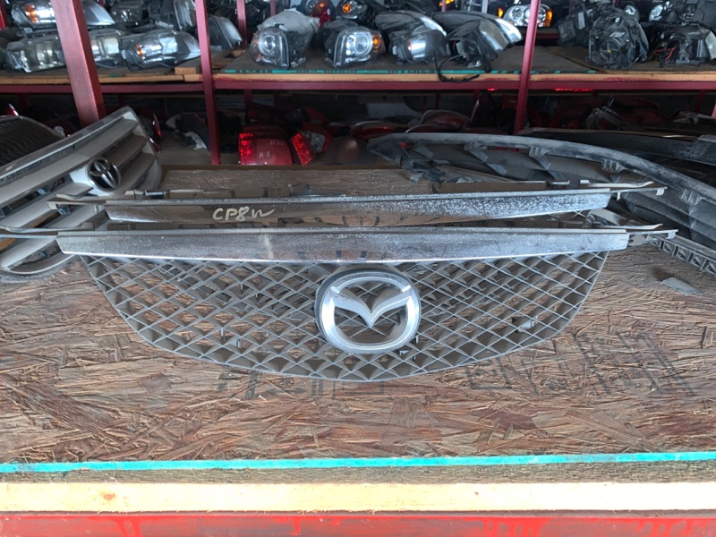 Решетка радиатора Mazda Premacy 99-01 CP C10050712 контрактная