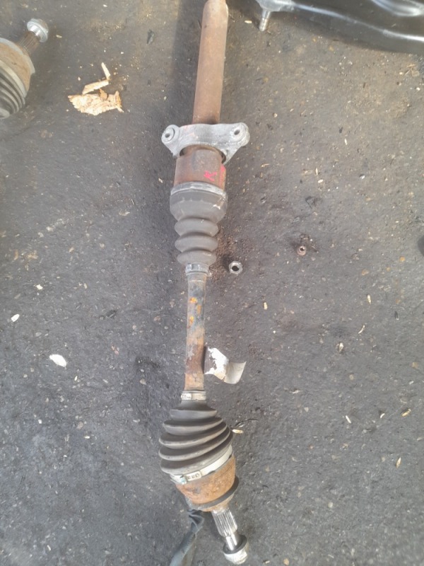 Запчасть привод передний MINI Clubman 2009 R55 n12b16aa 7877666 Б/У Привод передний MINI Clubman 2009 R55 n12b16aa 7877666 Б/У