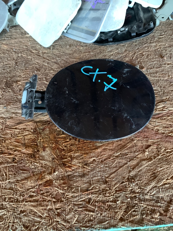 Лючок бензобака Mazda СХ-7 Лючок бензобака Mazda СХ-7