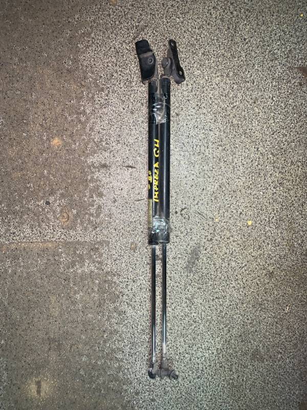 Запчасть амортизаторы крышки багажника Subaru Impreza GH контрактная Амортизаторы крышки багажника Subaru Impreza GH контрактная