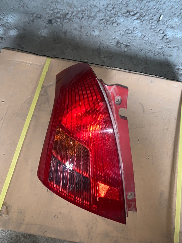 Стоп-сигнал Suzuki Swift контрактная