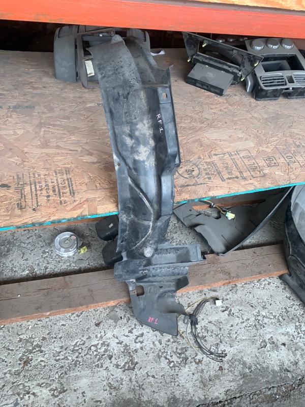 Подкрылок передний правый Honda Stepwgn RF1 контрактная