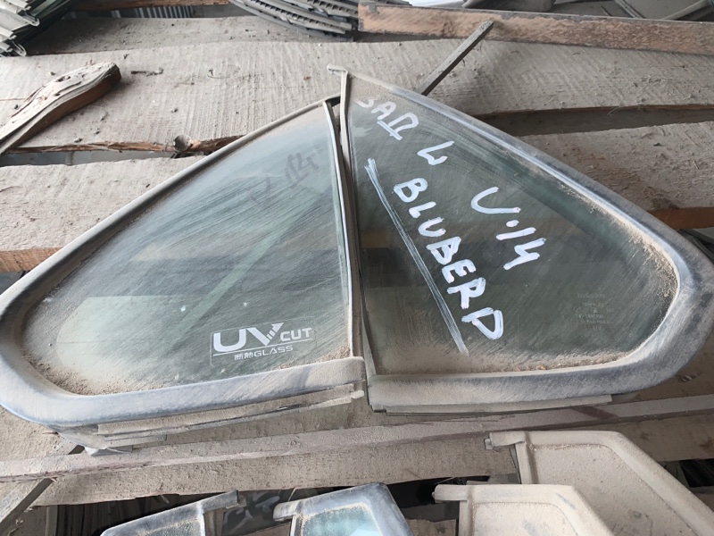 Форточка двери задняя Nissan Bluebird U14 822628E010 Б/У