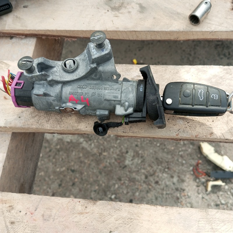 Замок зажигания Audi A4B7 2007 B7 4b0905851mhf2 контрактная