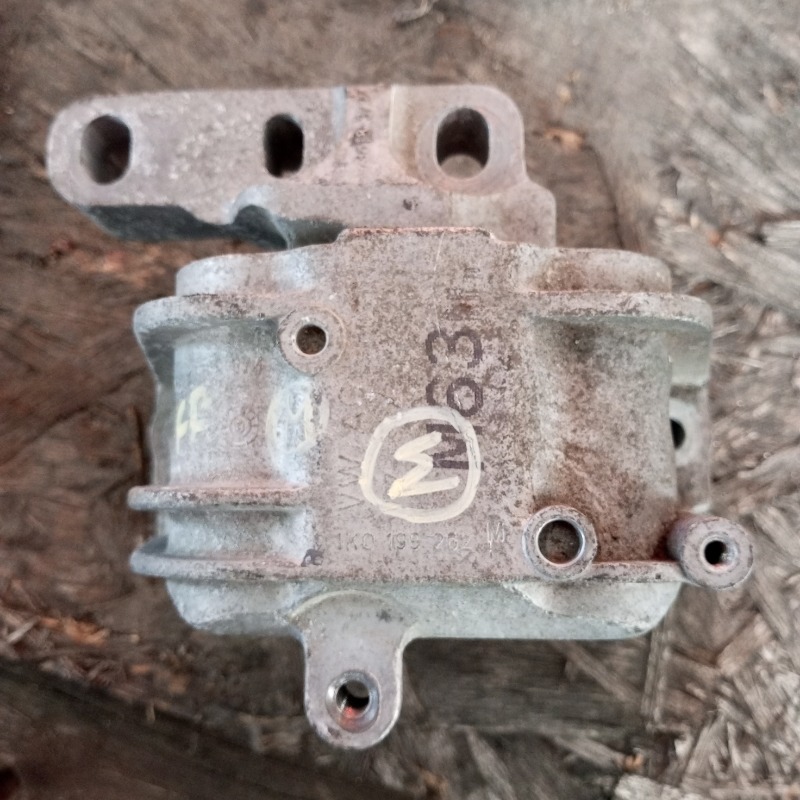 Подушка двигателя Audi A3 8P 1K0199262M контрактная