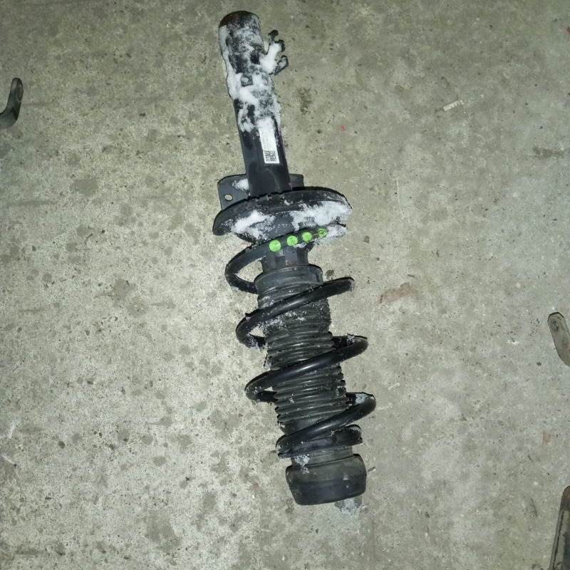 Запчасть стойка подвески передняя Volkswagen Golf 4 2002 1J1 6446677 контрактная Стойка подвески передняя Volkswagen Golf 4 2002 1J1 6446677 контрактная