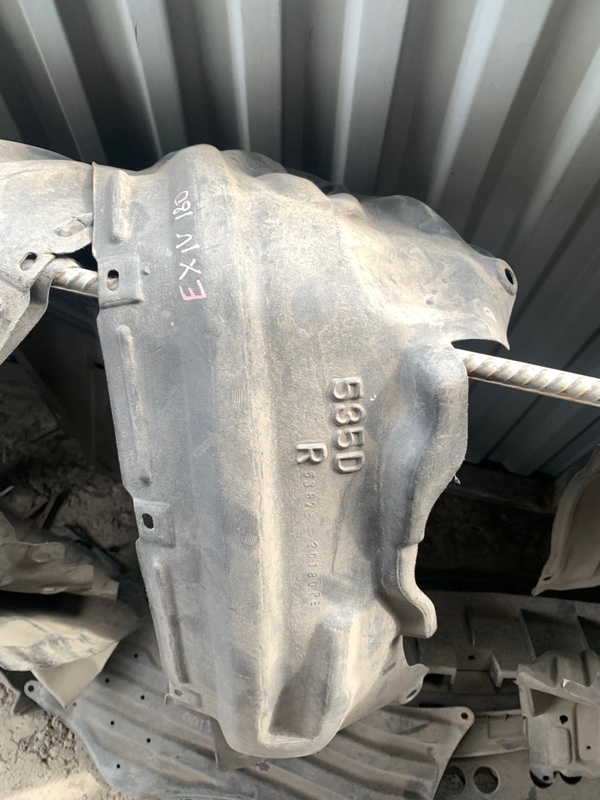 Подкрылок передний Toyota Corona Exiv T180