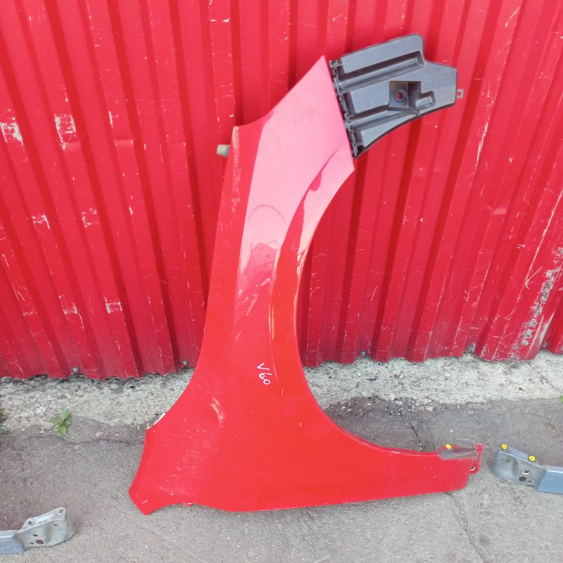 Крыло переднее правое Volvo V60 2012 DBA-FB4164T 77868768 контрактная