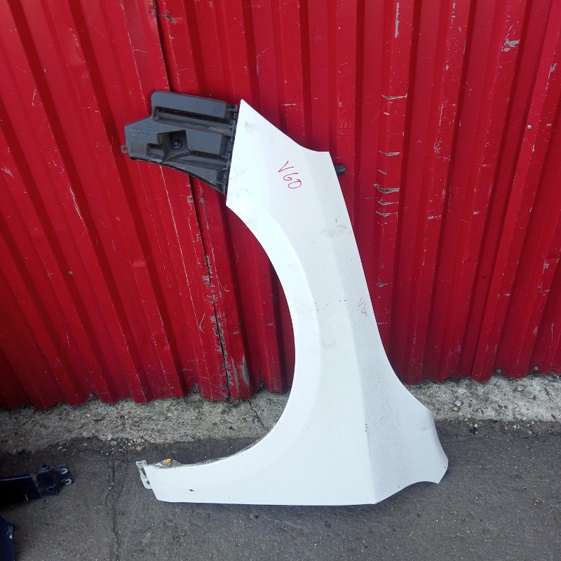 Крыло переднее левое Volvo V60 2012 DBA-FB4164T 76687966 контрактная
