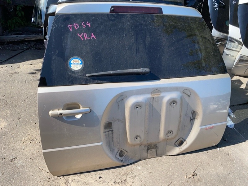 Запчасть дверь багажника Suzuki Grand Vitara 2 TD54W Б/У Дверь багажника Suzuki Grand Vitara 2 TD54W Б/У