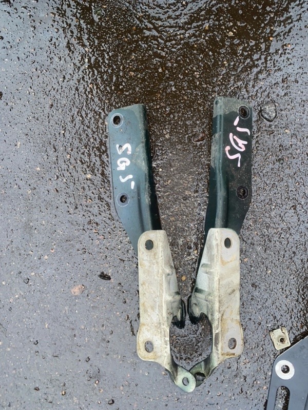 Петли капота Forester SG