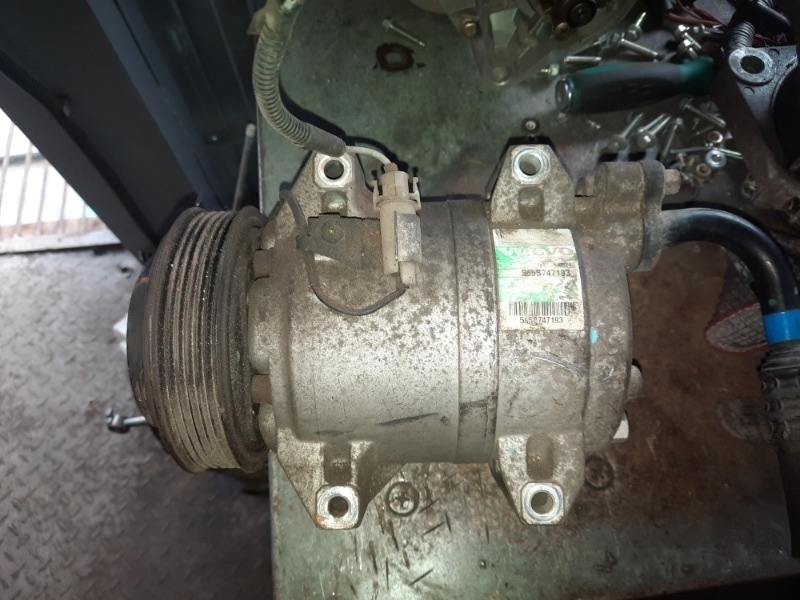Компрессор кондиционера Volvo XC90 (2000 - 2014 C_59 B5254T2 8708581 контрактная