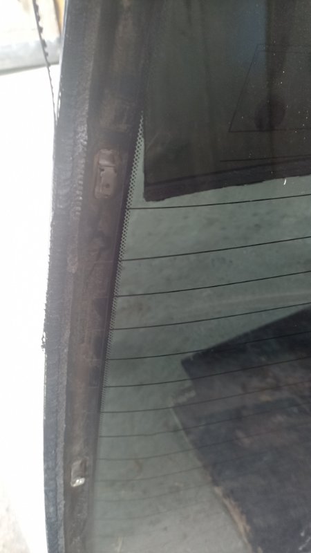 Стекло заднее Bluebird 2000 QU14 QG18DE