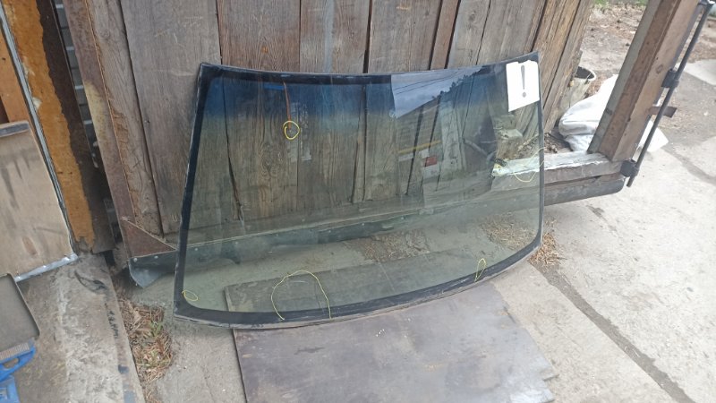 Лобовое стекло NISSAN Bluebird 2000 QU14 QG18DE Б/У