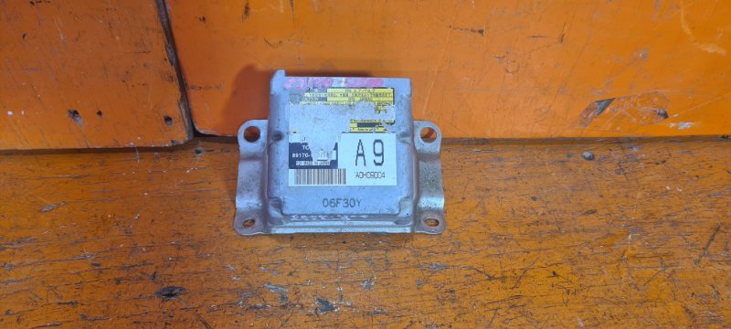 Блок управления airbag TOYOTA SUCCEED NCP51 1NZ-FE 2011 (б/у)
