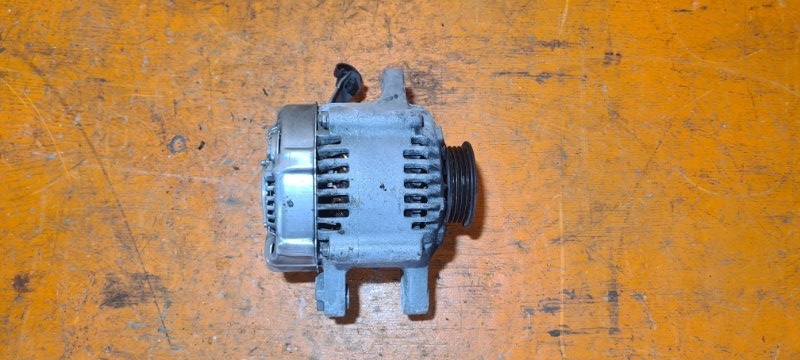Генератор TOYOTA COROLLA AXIO NZE141 1NZ-FE (б/у)