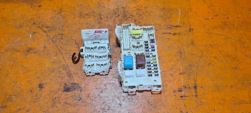 Body control TOYOTA PREMIO ZZT245 1ZZFE 2002 (б/у)