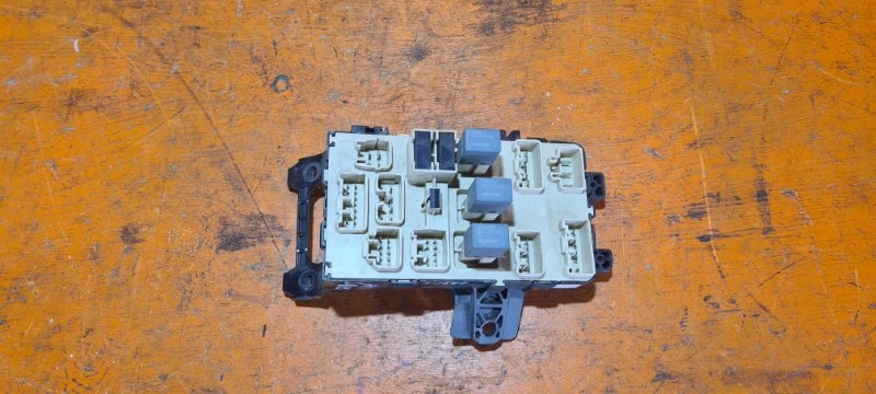 Body control TOYOTA CARINA ST215 3SFE 2000 (б/у)