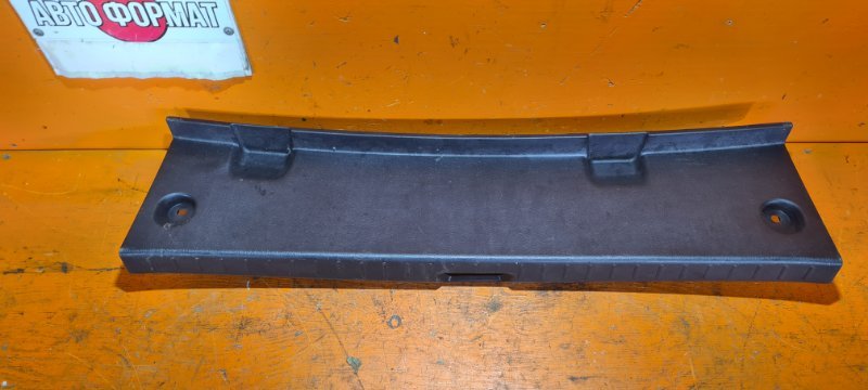 Накладка замка багажника TOYOTA corolla axio NZE141 1NZ-FE 2010 (б/у)