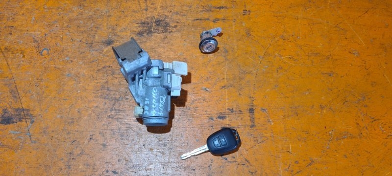 Замок зажигания TOYOTA SUCCEED NCP160 1NZ-FE 2014 (б/у)