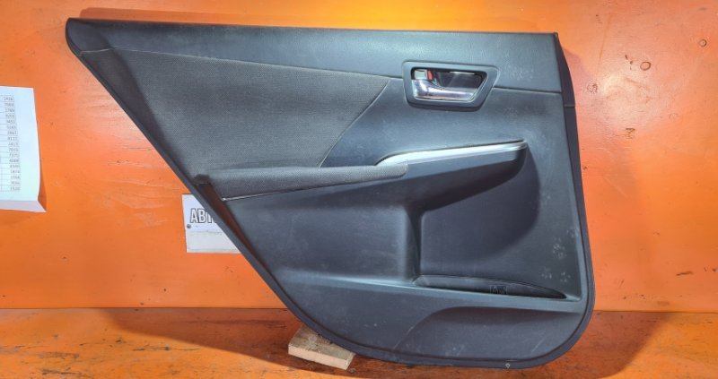 Обшивка дверей TOYOTA CAMRY AVV50 2ARFXE 2011 задняя левая (б/у)
