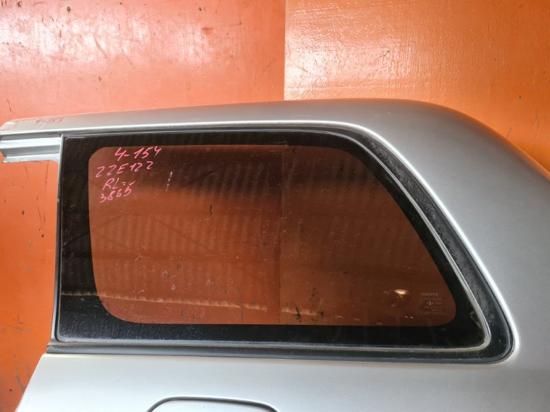 Стекло собачника TOYOTA COROLLA FIELDER ZZE122 1ZZFE 2001 заднее левое (б/у)