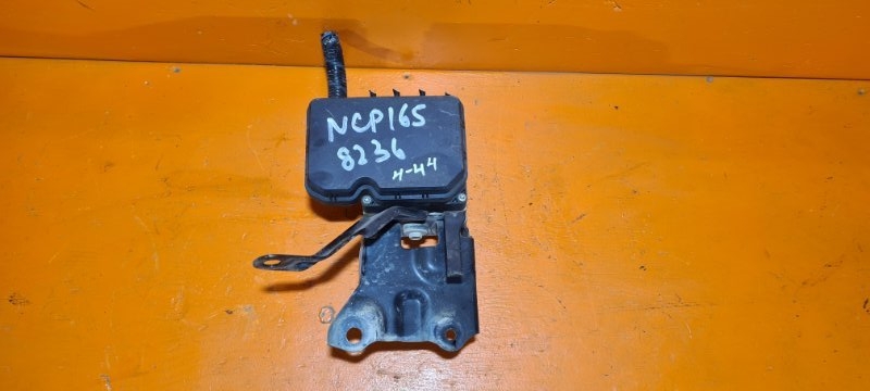 Блок abs TOYOTA SUCCEED NCP165 1NZ-FE 2015 (б/у)