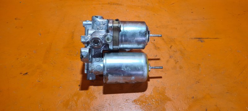 Главный тормозной цилиндр TOYOTA COROLLA FIELDER NKE165 1NZ-FXE 2013 (б/у)